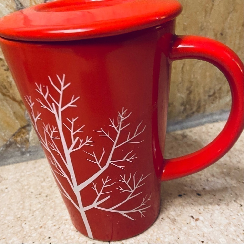 David’s Tea The Perfect Mug Set: Red ceramic mug with white tree design and lid - Picture 4 of 12